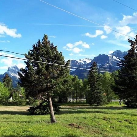 Akai Motel Canmore Esterno foto